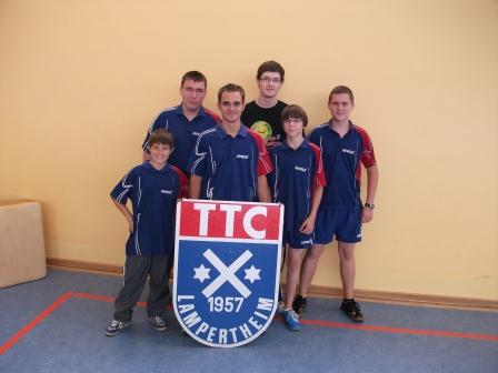 Das TTC-Helferteam bei den Ferienspielen: Kevin Stass, Jens van gen Hassend, Daniel Koth, Torsten Elbert, Pascal Jäger, Dominik Wittek (vlnr.) 